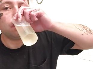 tranny drinking own piss