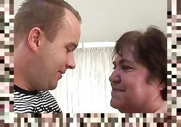 ³ιαγιά̍ (Granny)